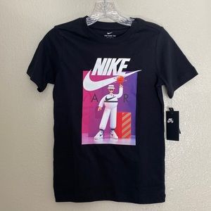 Nike Boy’s Standard Fit Tee M